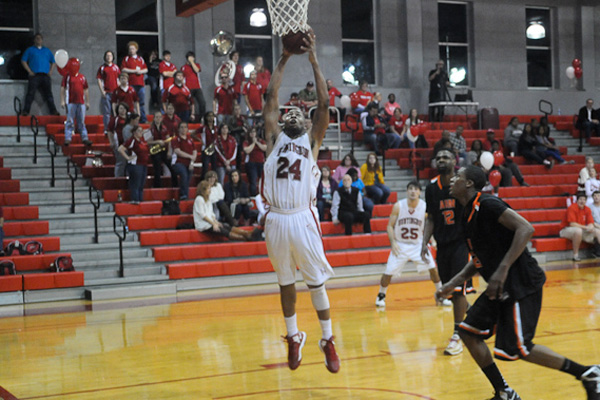 Huntingdon men&rsquo;s basketball falls in OT at AUM