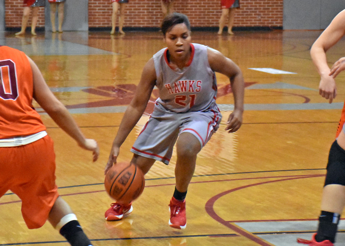 Jello Weatherspoon scored a career-high 19 points in Friday night's loss to 15th-ranked Maryville.