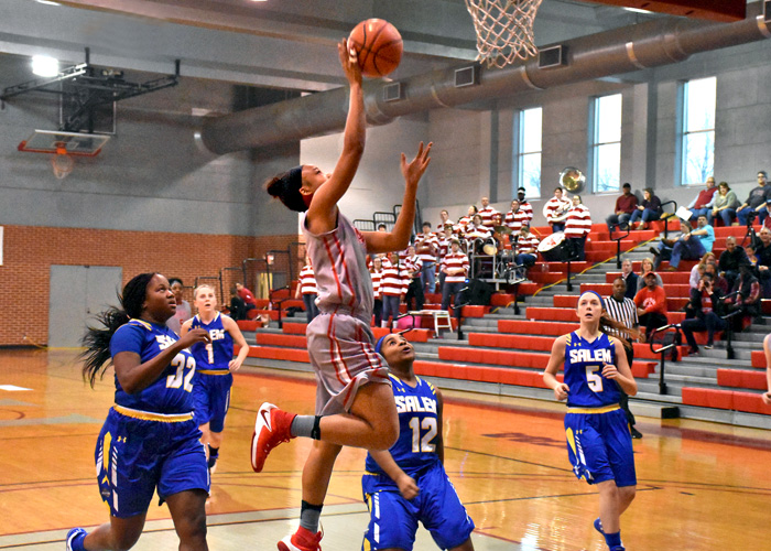 T.I Duncan had 12 points, five rebounds, three assists, three steals and two blocks in Sunday's win over Salem. (Photo by Wesley Lyle)