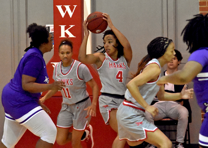 21 Huntingdon players see action in conference victory