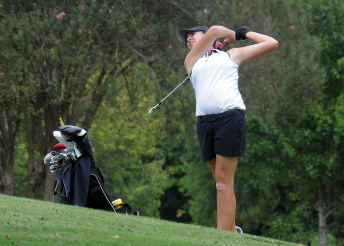 Lady Hawks in 8th after Rd. 1 of Division III National Preview
