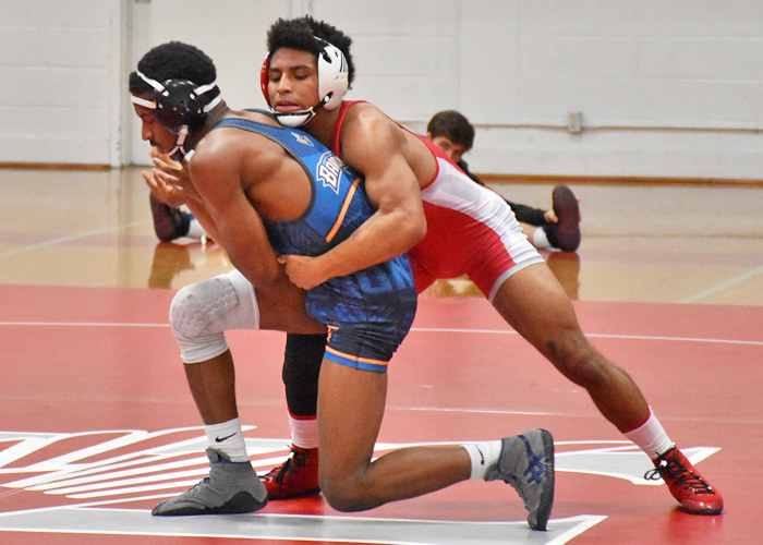 DeAndre Beck (141 pounds) won a 5-3 decision against Brewton-Parker on Saturday. (Photo by Wesley Lyle)