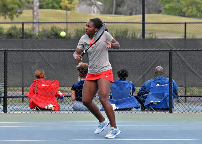 Huntingdon beats LaGrange in final home match of the season