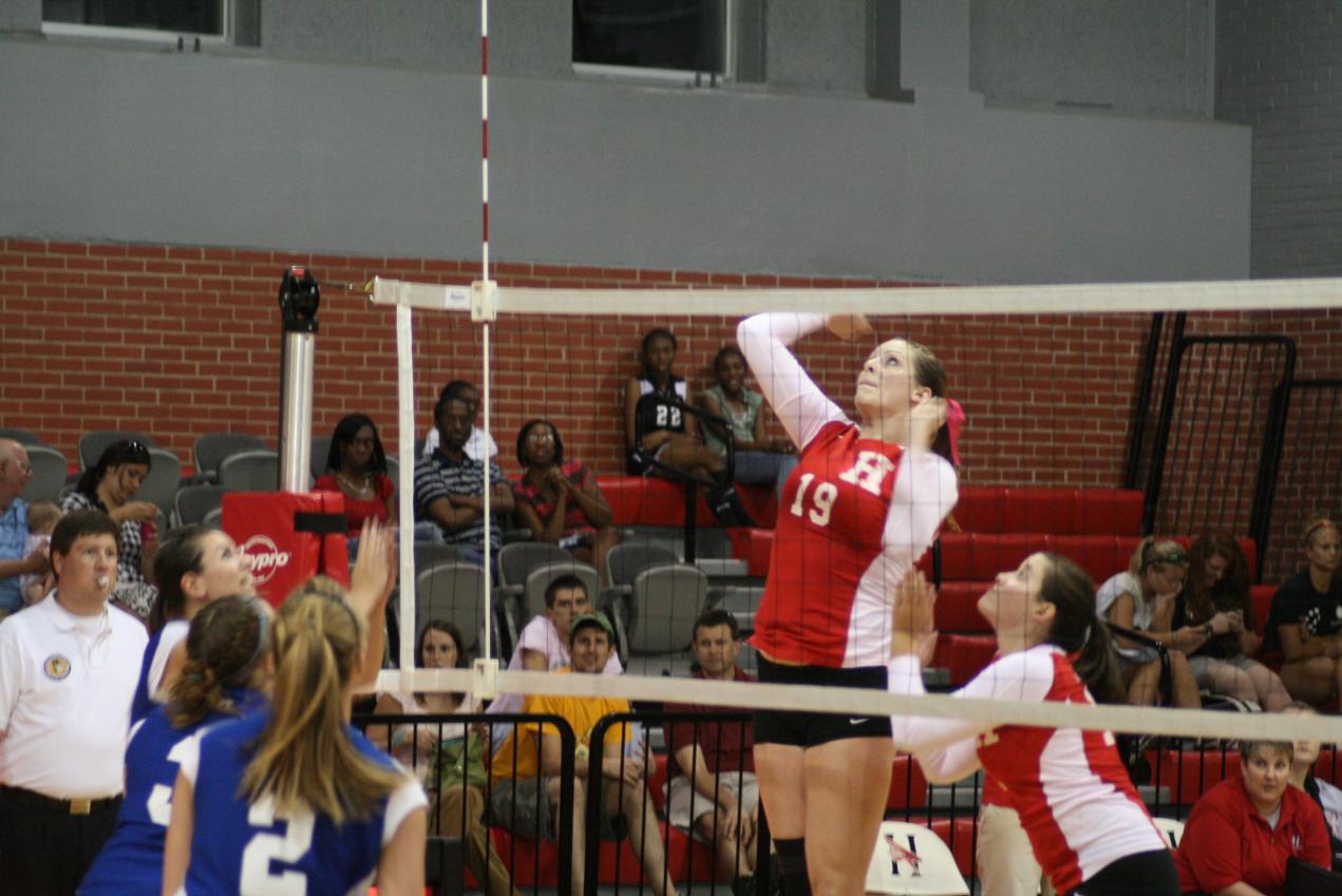 Huntingdon volleyball sweeps GSAC tri-match